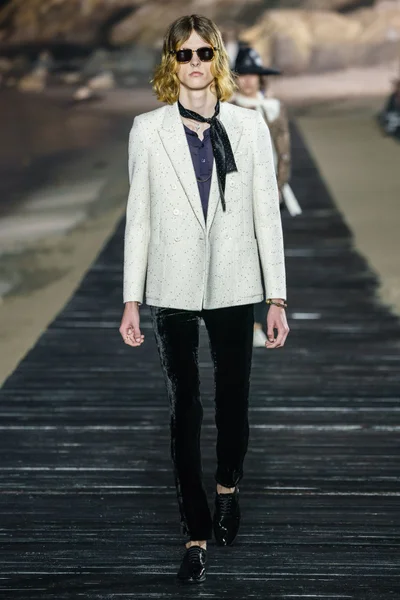 Look 20